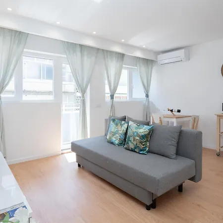 Sweet Sunny Flat W/ Balcony - Gaia Apartment